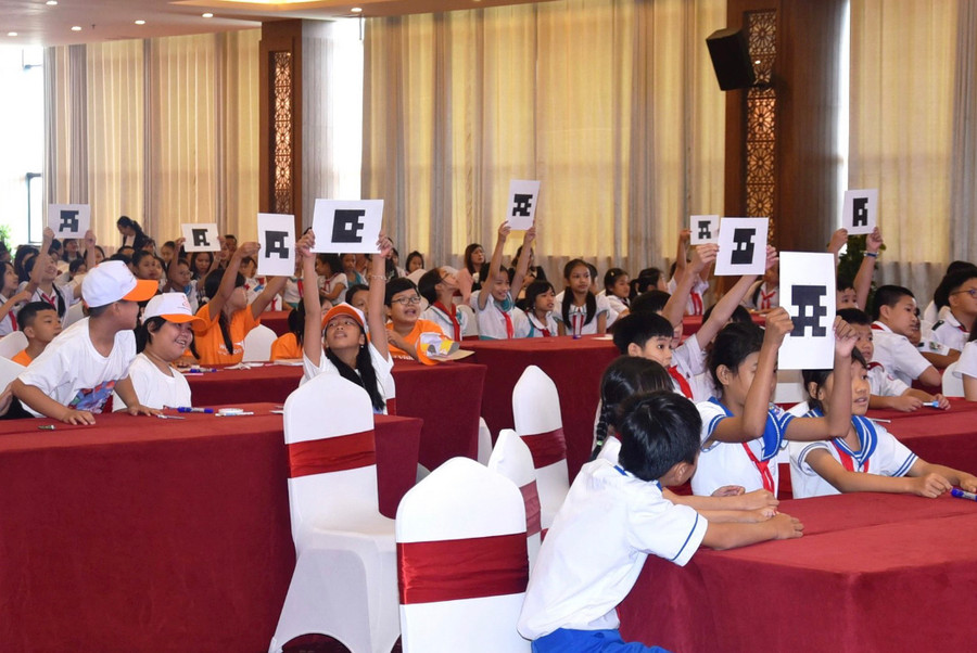 Học sinh hào hứng tham gia các vòng thi.