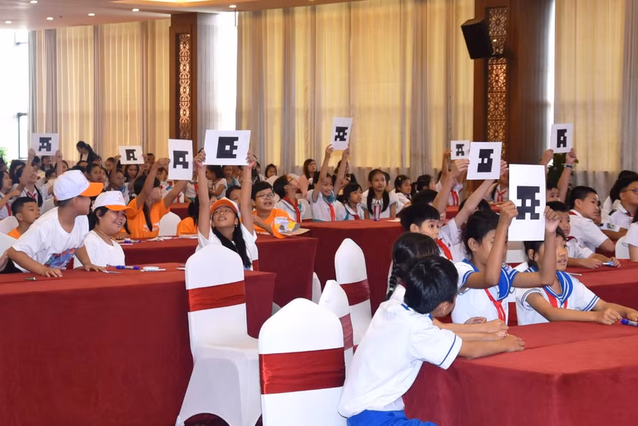 Học sinh hào hứng tham gia các vòng thi.