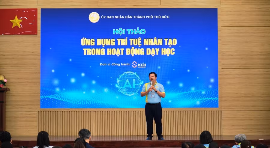 Ông Nguyễn Thái Vĩnh Nguyên, trưởng Phòng GD&ĐT TP Thủ Đức phát biểu tại hội thảo. Ông Nguyễn Thái Vĩnh Nguyên, trưởng Phòng GD&ĐT TP Thủ Đức phát biểu tại hội thảo.