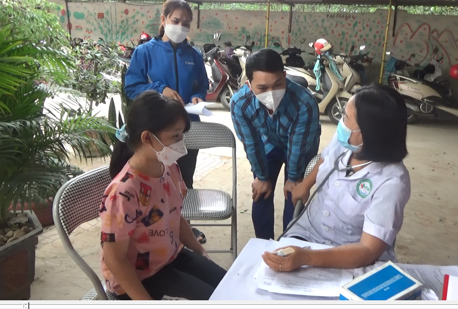 Trường Tiểu học Bắc Lý số 2 huyện Hiệp Hòa: Tiêm vắc xin phòng Covid-19 để đảm bảo an toàn sức khỏe cho học sinh ảnh 5 Trường Tiểu học Bắc Lý số 2 huyện Hiệp Hòa: Tiêm vắc xin phòng Covid-19 để đảm bảo an toàn sức khỏe cho học sinh ảnh 5