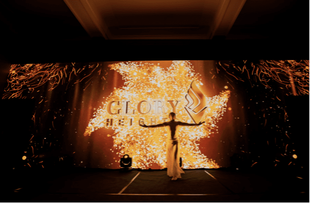 Glory to GLORY là lời mời gọi của nghệ thuật, dẫn dắt cư dân đô thị bước vào những không gian thưởng thức duy mỹ.