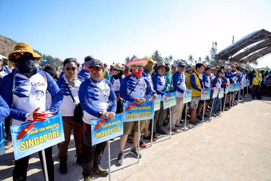 Các đoàn VĐV tham dự giải