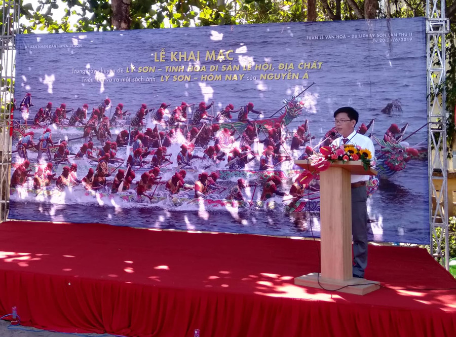 Phó Chủ tịch UBND huyện Lý Sơn phát biểu khai mạc