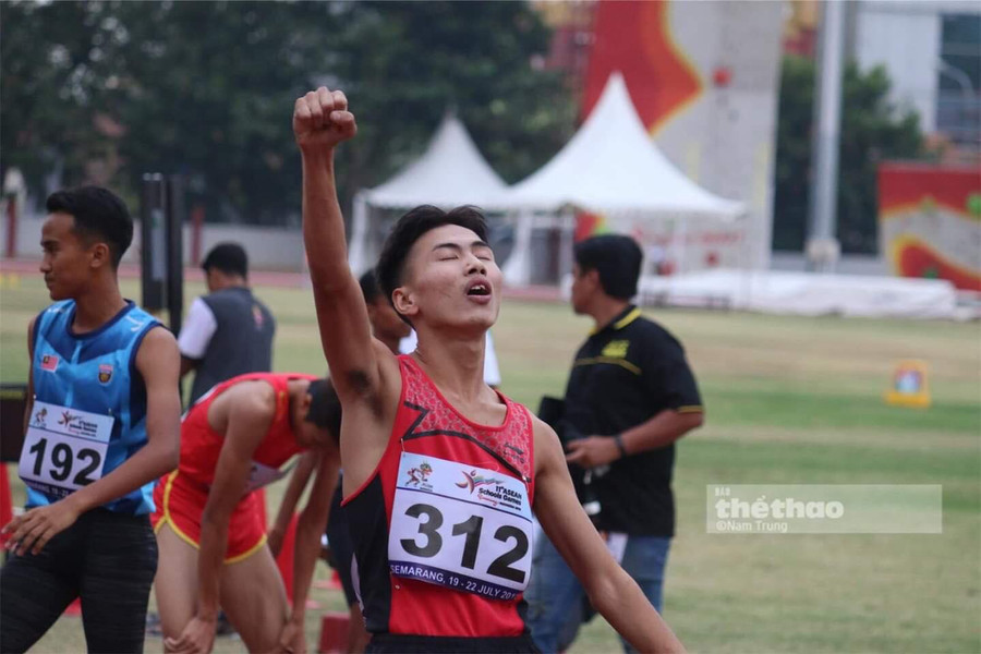 Lê Tiến Long HCV 1500m Nam Lê Tiến Long HCV 1500m Nam