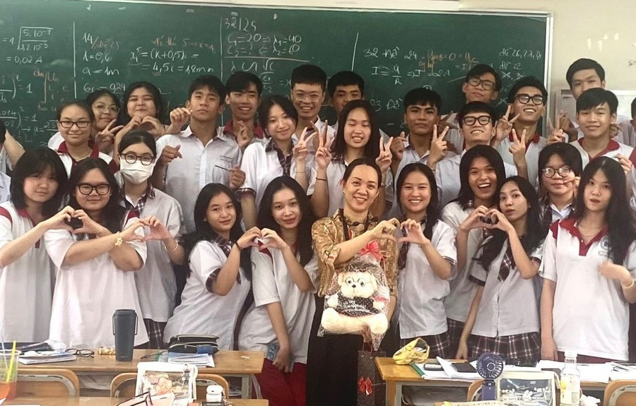 Cô Bùi Ngọc Thảo, giáo viên Vật lý Trường THPT Nguyễn Hữu Thọ.