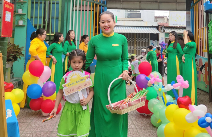 Cô trò Trường mầm non 19 Tháng 5 trong ngày khai giảng năm học mới 2023-2024.