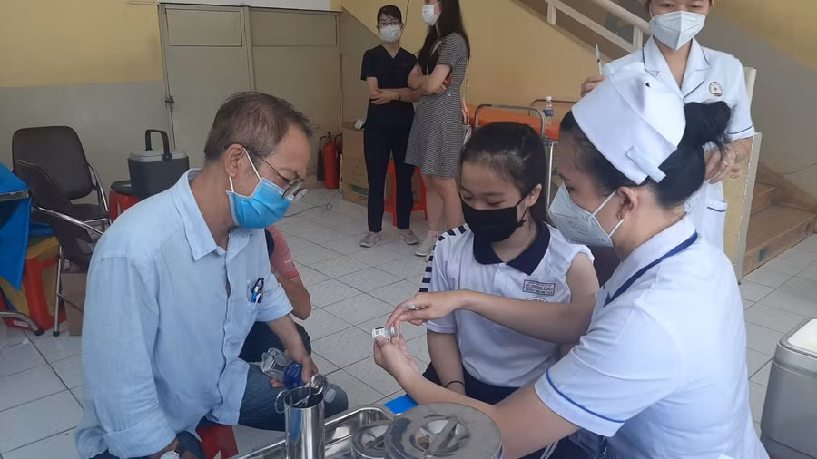 Vắc xin được sử dụng tiêm cho trẻ lần này là vắc xin Moderna.