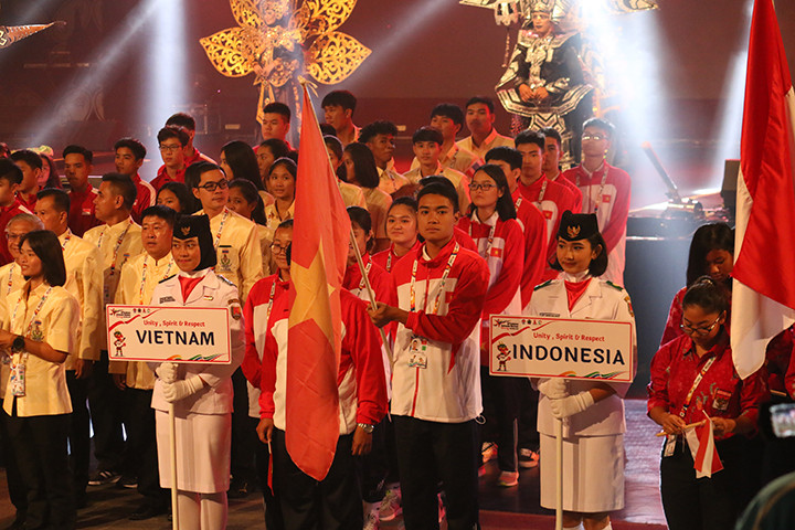 Đoàn Thể thao học sinh Việt Nam tại Lễ Khai mạc Đại hội Thể thao học sinh Đông Nam Á lần thứ 11.