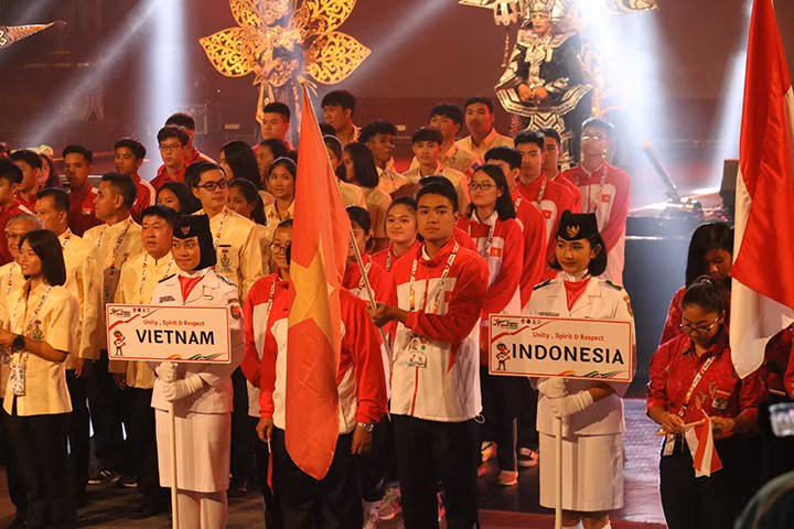 Đoàn Thể thao học sinh Việt Nam tại Lễ Khai mạc Đại hội Thể thao học sinh Đông Nam Á lần thứ 11.