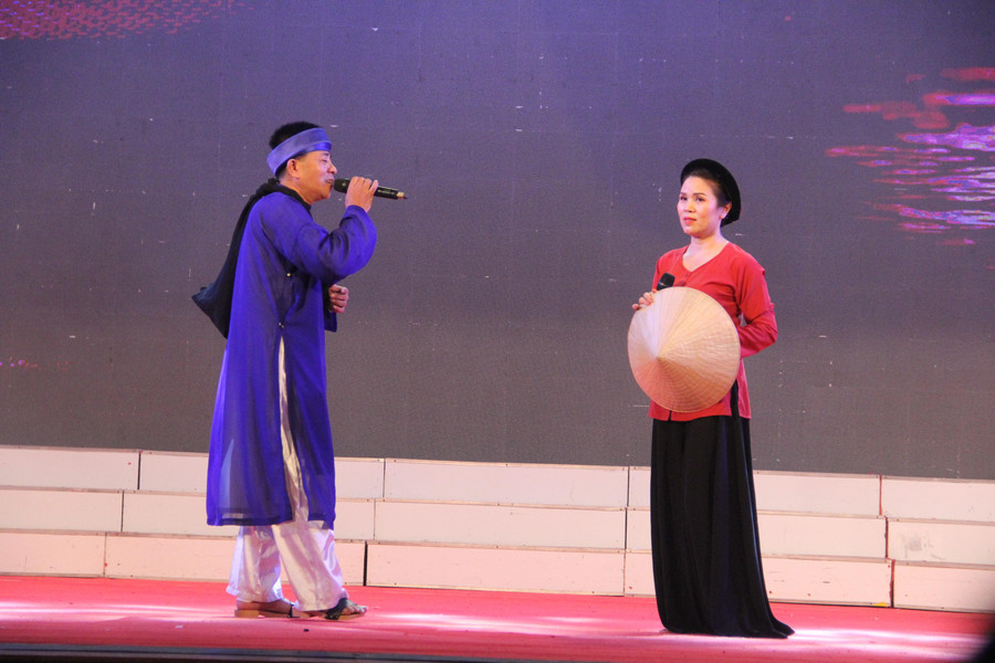 Tiết mục Đối đáp dân Nga Cá gỗ trẩy kinh - phòng GD&ĐT Thạch Hà đạt giải Dân ca hay nhất.