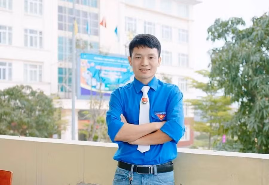 Thầy giáo Bá Chí Thanh - Bí thư Đoàn trường, giảng viên khoa Điều dưỡng Trường Cao đẳng Y tế Hà Tĩnh.