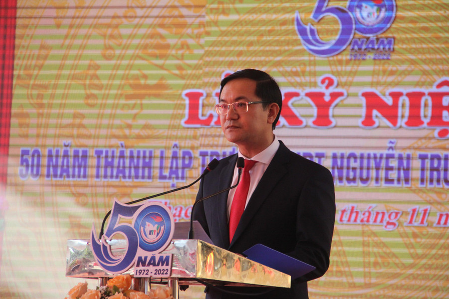 Ông Nguyễn Bá Hà - Phó Chủ tịch UBND huyện Thạch Hà phát biểu khai mạc lễ kỷ niệm.