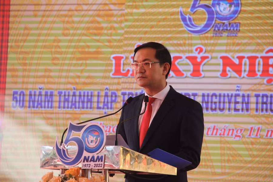 Ông Nguyễn Bá Hà - Phó Chủ tịch UBND huyện Thạch Hà phát biểu khai mạc lễ kỷ niệm.