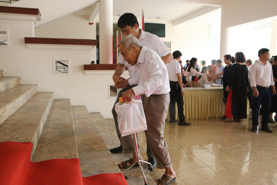 Lễ kỷ niệm là dịp để tôn vinh và tri ân đóng góp của đội ngũ nhà giáo qua các thế hệ trong sự nghiệp phát triển giáo dục và đào tạo Hà Tĩnh. Lễ kỷ niệm là dịp để tôn vinh và tri ân đóng góp của đội ngũ nhà giáo qua các thế hệ trong sự nghiệp phát triển giáo dục và đào tạo Hà Tĩnh.