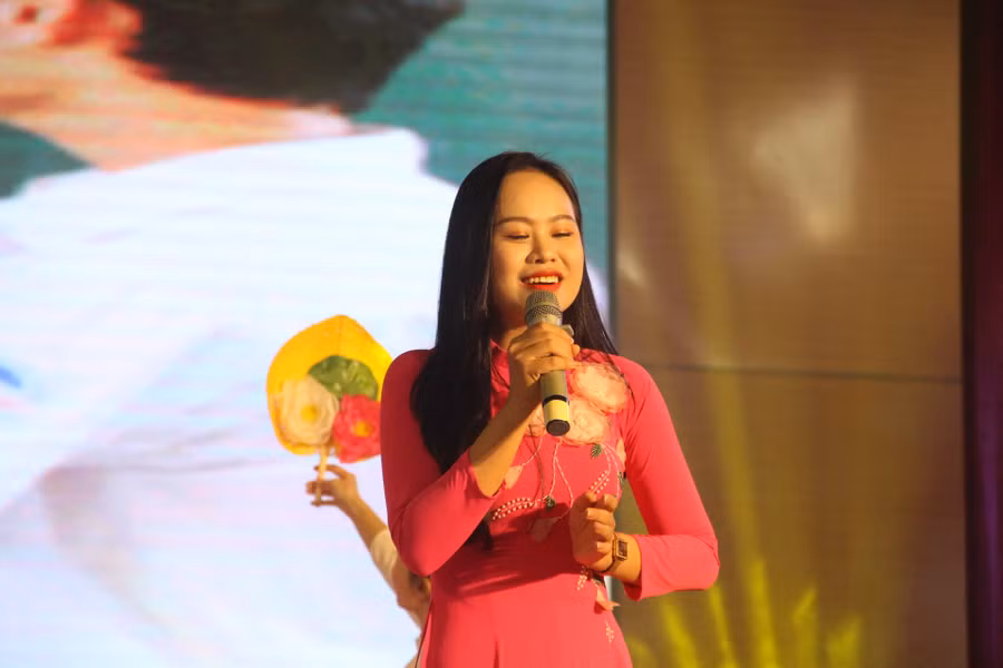 Mỗi đơn vị sẽ xây dựng 1 chương trình ca múa nhạc trong thời gian tối đa 25 phút.