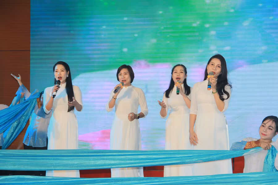 Đây cũng là hoạt động văn hóa trọng tâm của của ngành giáo dục Hà Tĩnh hưởng ứng phong trào thi đua “Xây dựng trường học hạnh phúc”.