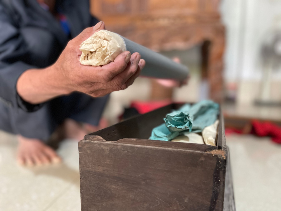 Cho đến năm 1995, khi di tích đền thờ Nguyễn Văn Giai được công nhận cấp quốc gia, bí mật trong hộp gỗ lim được hé lộ.