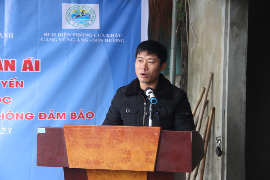 Ông Nguyễn Ngọc Tiến, Phó Chủ tịch UBND xã Kỳ Nam, bày tỏ lời cám ơn đến báo GD&TĐ,các cấp chính quyền, nhà tài trợ đã đồng hành cùng địa phương trong hoạt động an sinh xã hội. Ông Nguyễn Ngọc Tiến, Phó Chủ tịch UBND xã Kỳ Nam, bày tỏ lời cám ơn đến báo GD&TĐ,các cấp chính quyền, nhà tài trợ đã đồng hành cùng địa phương trong hoạt động an sinh xã hội.