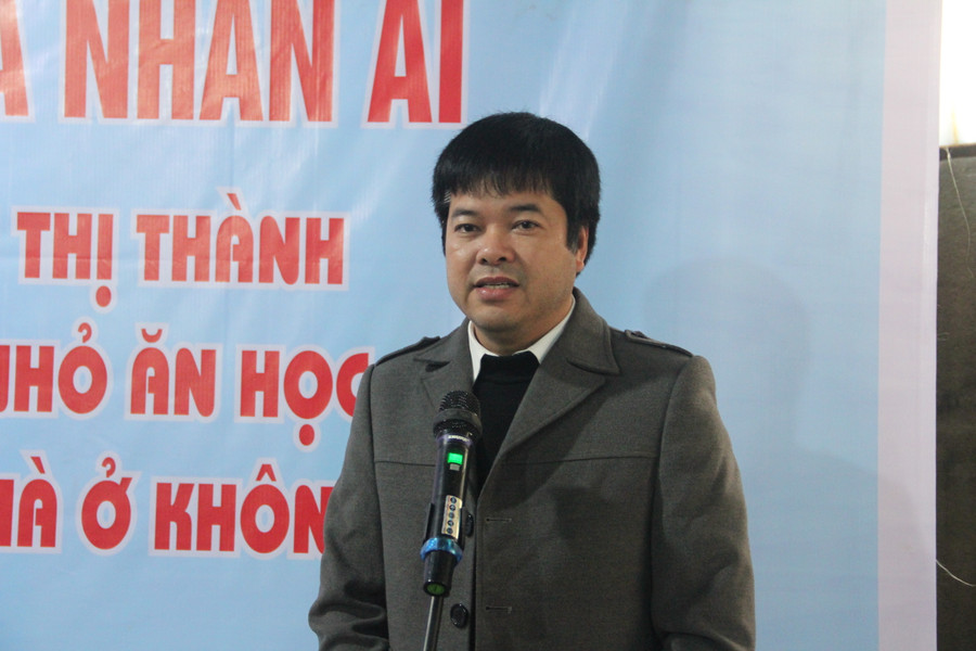 Ông Nguyễn Văn Dũng - Trưởng đại diện báo GD&TĐ khu vực MTTN phát biểu tại lễ khởi công xây dựng nhà nhân ái. Ông Nguyễn Văn Dũng - Trưởng đại diện báo GD&TĐ khu vực MTTN phát biểu tại lễ khởi công xây dựng nhà nhân ái.
