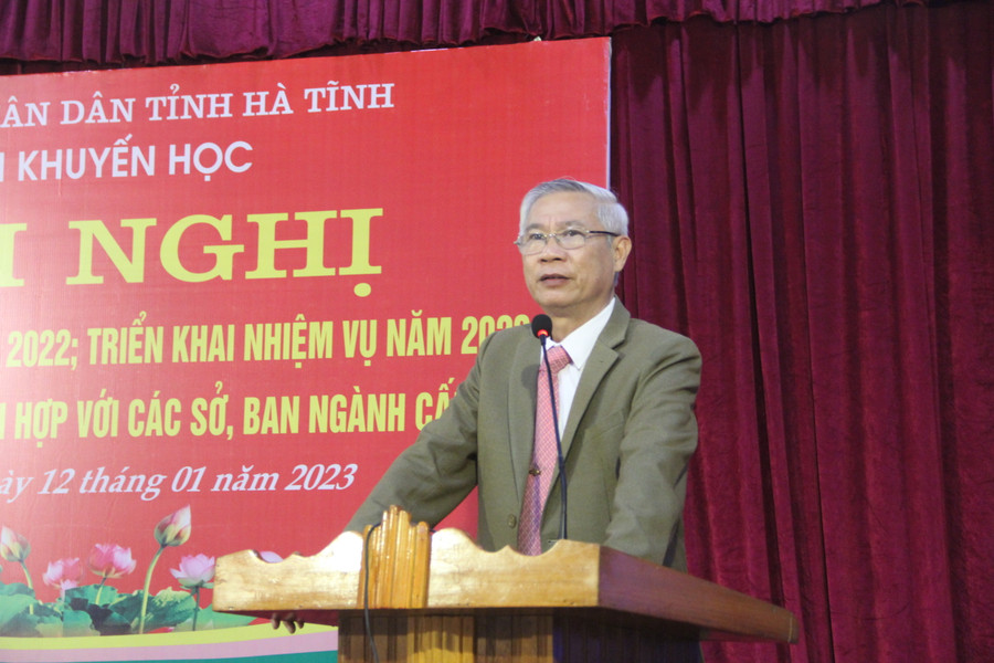 Ông Đoàn Đình Anh - Chủ tịch Hội Khuyến học Hà Tĩnh chủ trì Hội nghị. Ông Đoàn Đình Anh - Chủ tịch Hội Khuyến học Hà Tĩnh chủ trì Hội nghị.