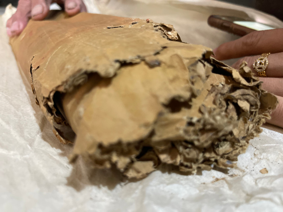 Do thời gian đã lâu nên một số đã bị rách và đến nay chưa có điều kiện để phiên âm, dịch thuật, chưa được khai thác nội dung để phát huy giá trị.