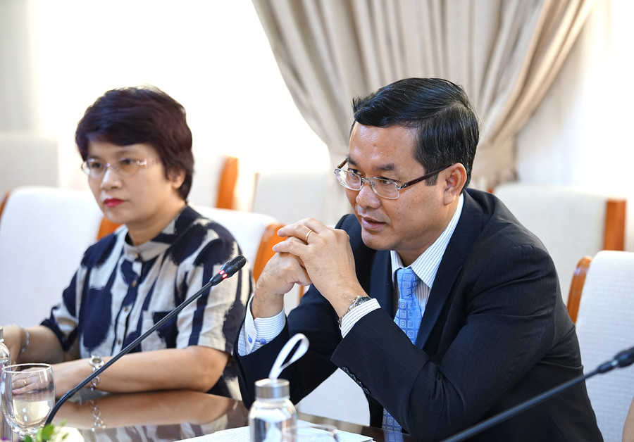 Thứ trưởng Nguyễn Văn Phúc tiếp đón đoàn làm việc của Tổ chức Đại học Pháp ngữ.