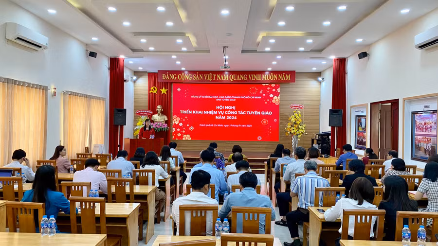 Toàn cảnh hội nghị.