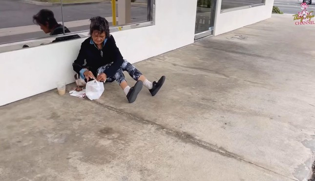 Vào chùa ở Mỹ được ít ngày, ca sĩ Kim Ngân đột nhiên mất tích ảnh 1