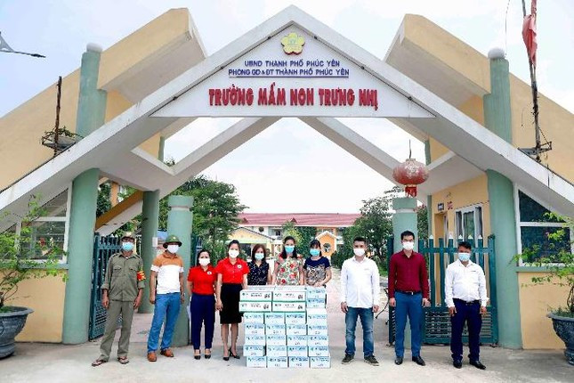 Mộc Châu Milk trao tặng hơn 50.000 sản phẩm tới người dân, lực lượng tuyến đầu chống dịch Covid-19 ảnh 2 Mộc Châu Milk hỗ trợ hơn 50.000 sản phẩm sữa cho lực lượng tuyến đầu chống dịch Covid-19 ảnh 2
