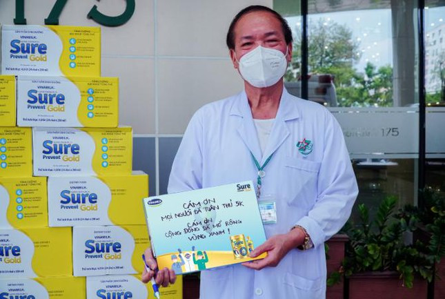 Vinamilk Sure Prevent Gold tri ân những chiến sĩ áo trắng ảnh 3 Vinamilk Sure Prevent Gold tri ân những chiến sĩ áo trắng ảnh 3