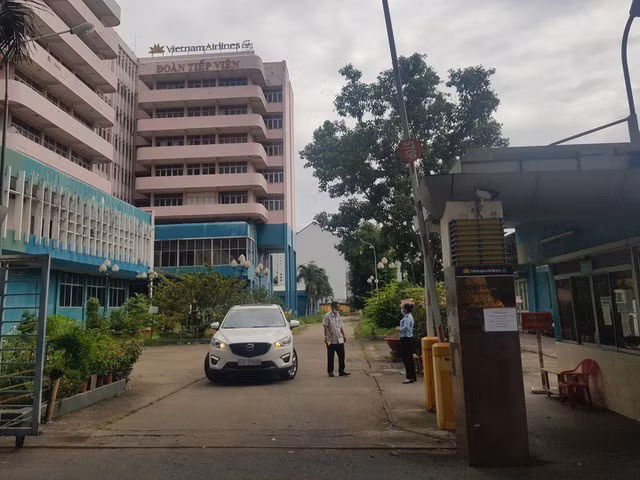 TPHCM yêu cầu xử lý sai phạm Khu cách ly tập trung COVID-19 của Vietnam Airlines - ảnh 1