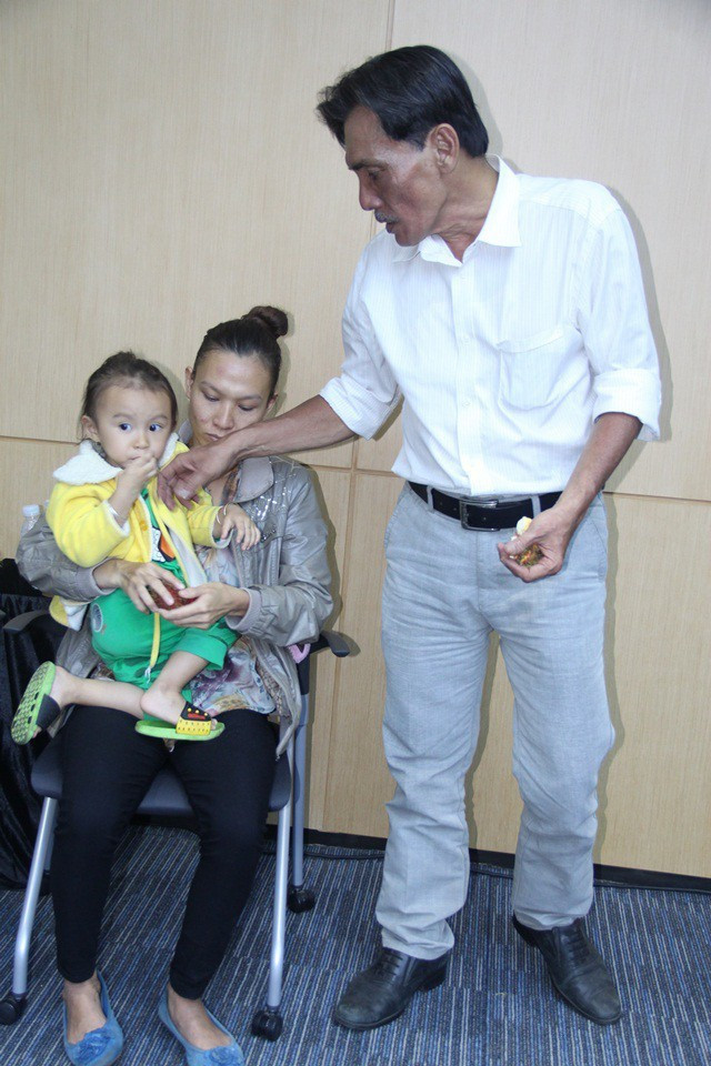 Vợ Thương Tín chia sẻ lý do không ở cạnh khi chồng nhập viện ảnh 2 Vợ Thương Tín chia sẻ lý do không ở cạnh khi chồng nhập viện - ảnh 2