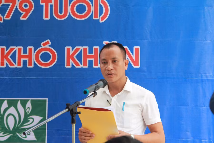 Ông Hồ Viết Tứ, đại diện văn phòng báo GD&amp;TĐ khu vực MTTN phát biểu tại lễ khai mạc.