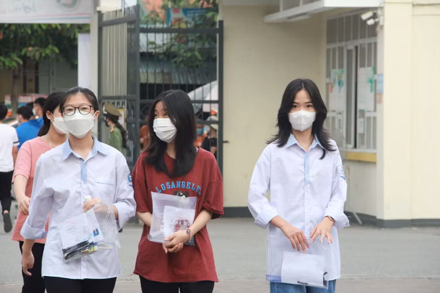 Sáng nay, các thí sinh sẽ tham gia thi 2 môn chuyên là Ngữ Văn và Toán.