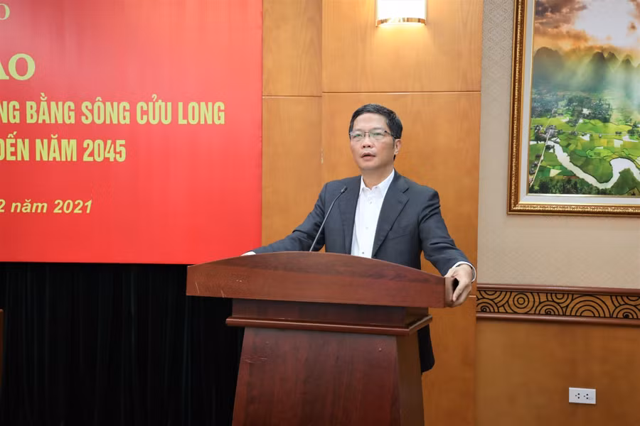 Trưởng ban Kinh tế Trung ương Trần Tuấn Anh phát biểu đề dẫn hội thảo.