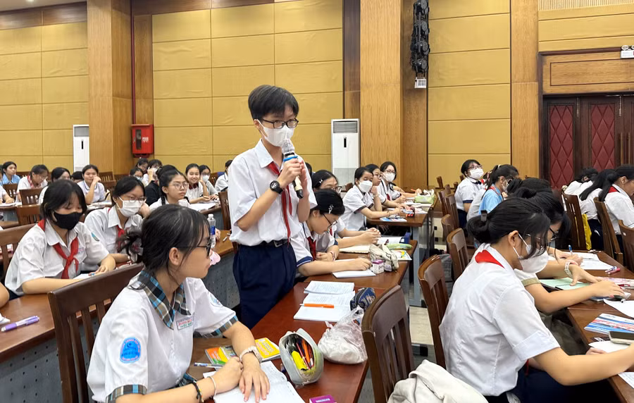 Học sinh chia sẻ cảm nhận về các sáng tác tạo ra từ Al.