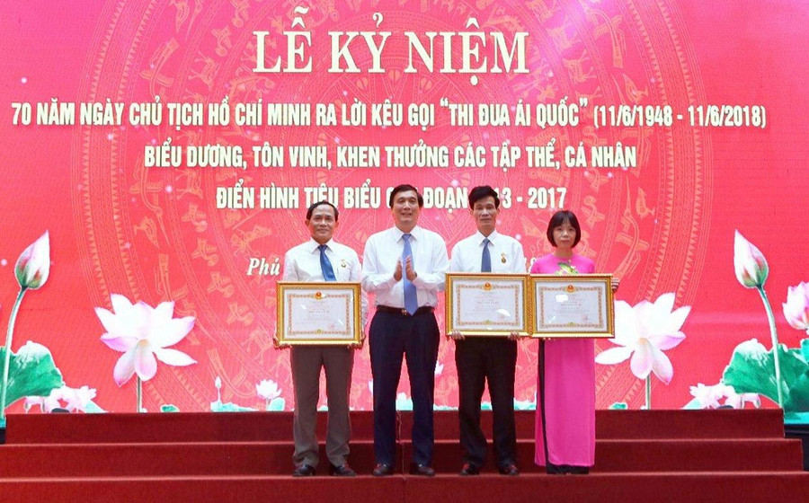 Cô giáo Nguyễn Thị Thanh Thủy – Giáo viên trường THPT Chuyên Hùng Vương vinh dự được nhận danh hiệu Nhà giáo ưu tú năm 2017 (ảnh NVCC). Cô giáo Nguyễn Thị Thanh Thủy – Giáo viên trường THPT Chuyên Hùng Vương vinh dự được nhận danh hiệu Nhà giáo ưu tú năm 2017 (ảnh NVCC).