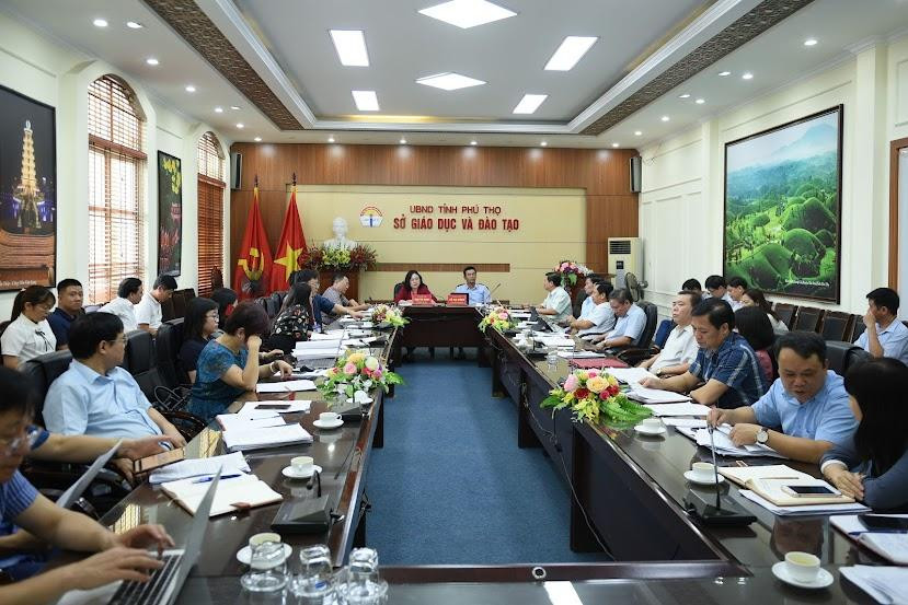Đoàn kiểm tra làm việc với Ban chỉ đạo thi tỉnh Phú Thọ. Đoàn kiểm tra làm việc với Ban chỉ đạo thi tỉnh Phú Thọ.
