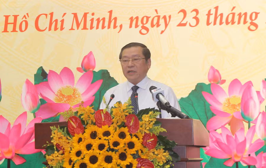 Phó Trưởng ban thường trực Ban Tuyên giáo Trung ương Lại Xuân Môn phát biểu tại hội nghị.