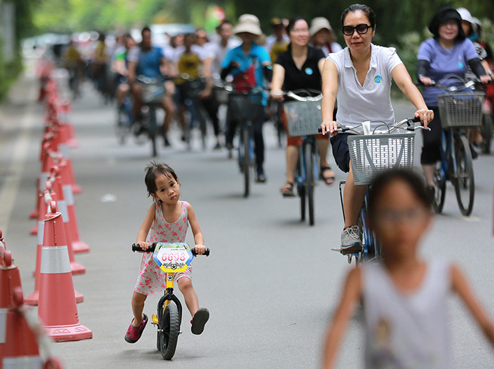 Để đạt được cuộc sống Zero Waste, con người cần từ chối tất cả những tiêu dùng không cần thiết, kết hợp với tái sử dụng và tái chế 100% tất cả các nguồn nguyên vật liệu sử dụng trong sinh hoạt và nói không với những đồ dùng một lần.