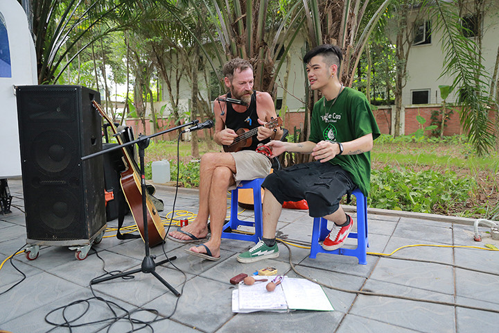 Là một chiến dịch trên toàn Thế giới, Zero Waste được nhiều cư dân là người quốc tế tham dự.