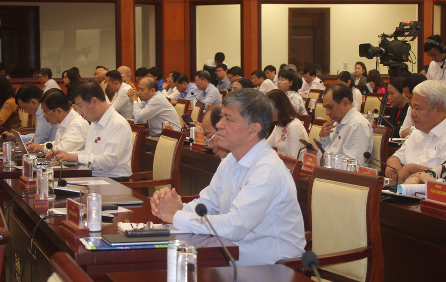 Ông Nguyễn Văn Hiếu - Giám đốc Sở GD&amp;ĐT có số phiếu tín nhiệm cao đạt 72,84%, không có phiếu tín nhiệm thấp.