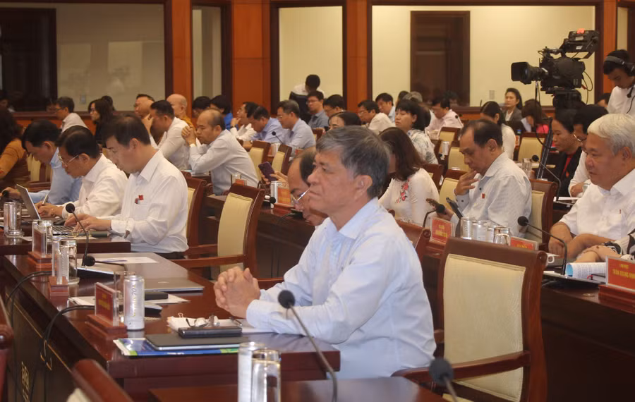 Ông Nguyễn Văn Hiếu - Giám đốc Sở GD&amp;ĐT có số phiếu tín nhiệm cao đạt 72,84%, không có phiếu tín nhiệm thấp.