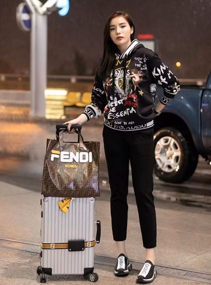 Học bí quyết phối đồ thu sành điệu của sao Việt ảnh 1