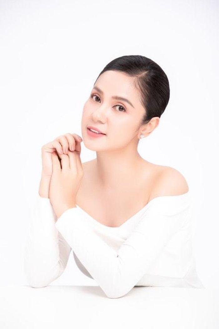 Xấp xỉ tuổi 50 vẫn trẻ đẹp, Việt Trinh tuyên bố độc thân suốt đời ảnh 6 Xấp xỉ tuổi 50 vẫn trẻ đẹp, Việt Trinh tuyên bố độc thân suốt đời ảnh 6