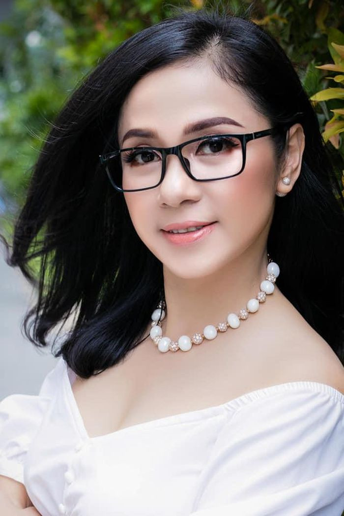 Xấp xỉ tuổi 50 vẫn trẻ đẹp, Việt Trinh tuyên bố độc thân suốt đời ảnh 24 Xấp xỉ tuổi 50 vẫn trẻ đẹp, Việt Trinh tuyên bố độc thân suốt đời ảnh 24