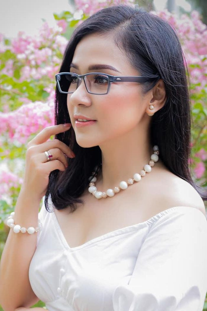 Xấp xỉ tuổi 50 vẫn trẻ đẹp, Việt Trinh tuyên bố độc thân suốt đời ảnh 23 Xấp xỉ tuổi 50 vẫn trẻ đẹp, Việt Trinh tuyên bố độc thân suốt đời ảnh 23