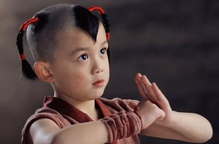 Ngô Lỗi tham gia đóng phim từ nhỏ.