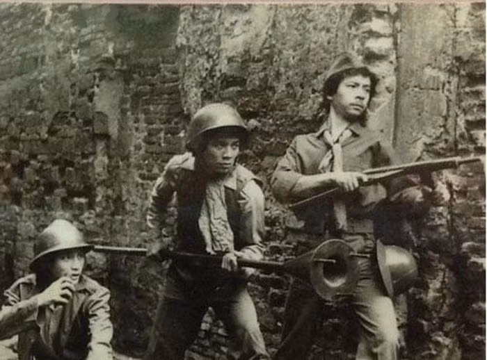 Loạt ảnh thời trẻ bên các mỹ nhân điện ảnh của NSND Hoàng Dũng ảnh 2