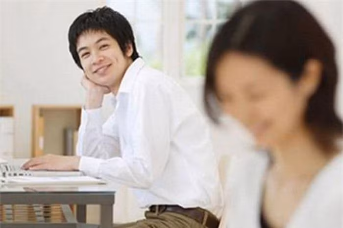 Ai nói em xấu không thành vấn đề, chỉ cần trái tim em sáng ngời, chỉ cần lòng em ấm (Ảnh minh họa).